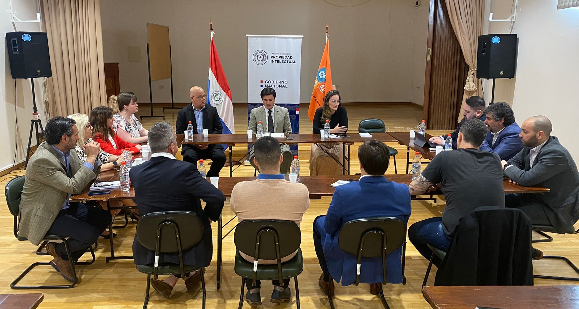 Representantes de franquicias y autoridades internacionales afines a este rubro se reunieron con directivos de la DINAPI