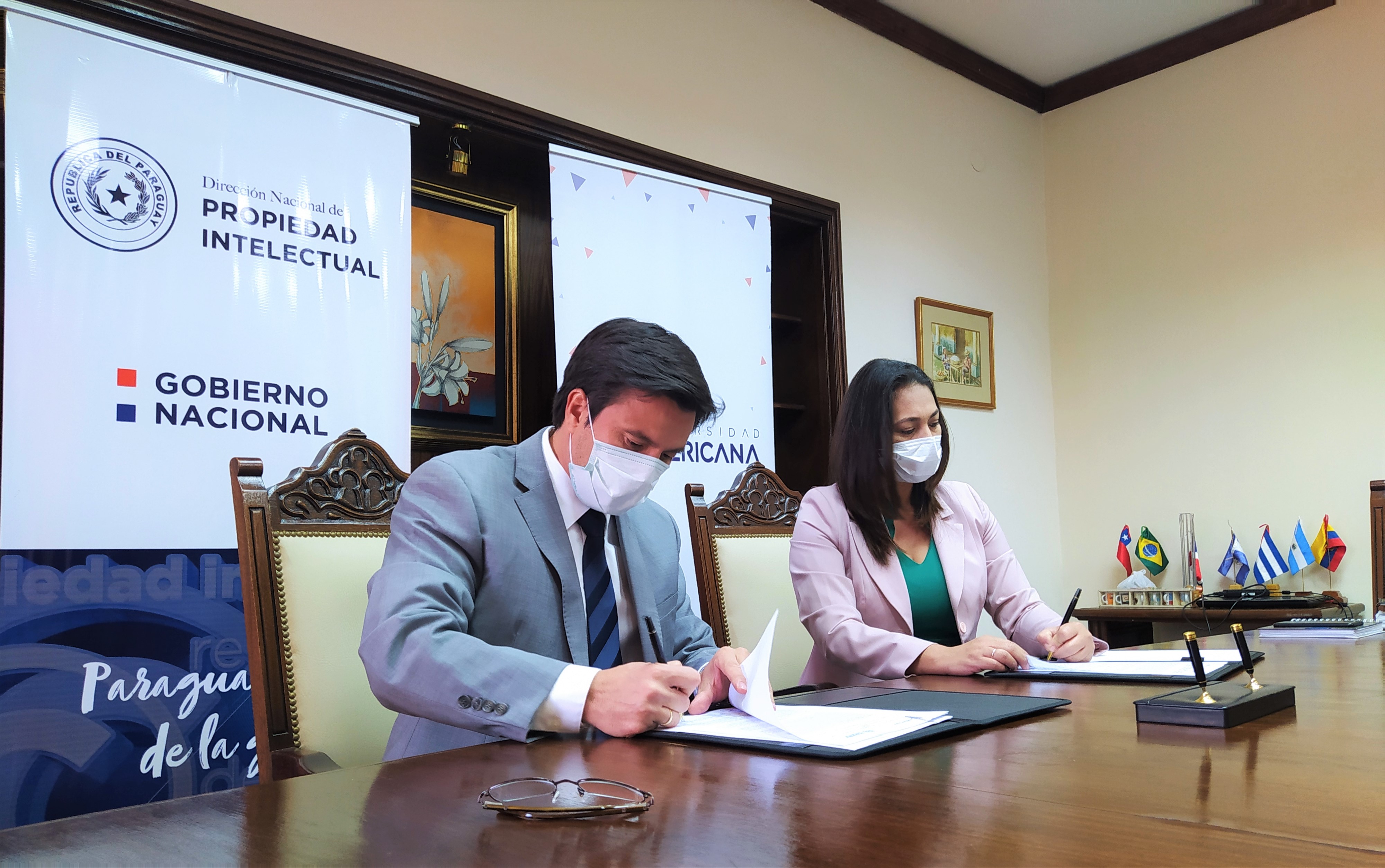 DINAPI y la Universidad Americana suscriben convenios de cooperación