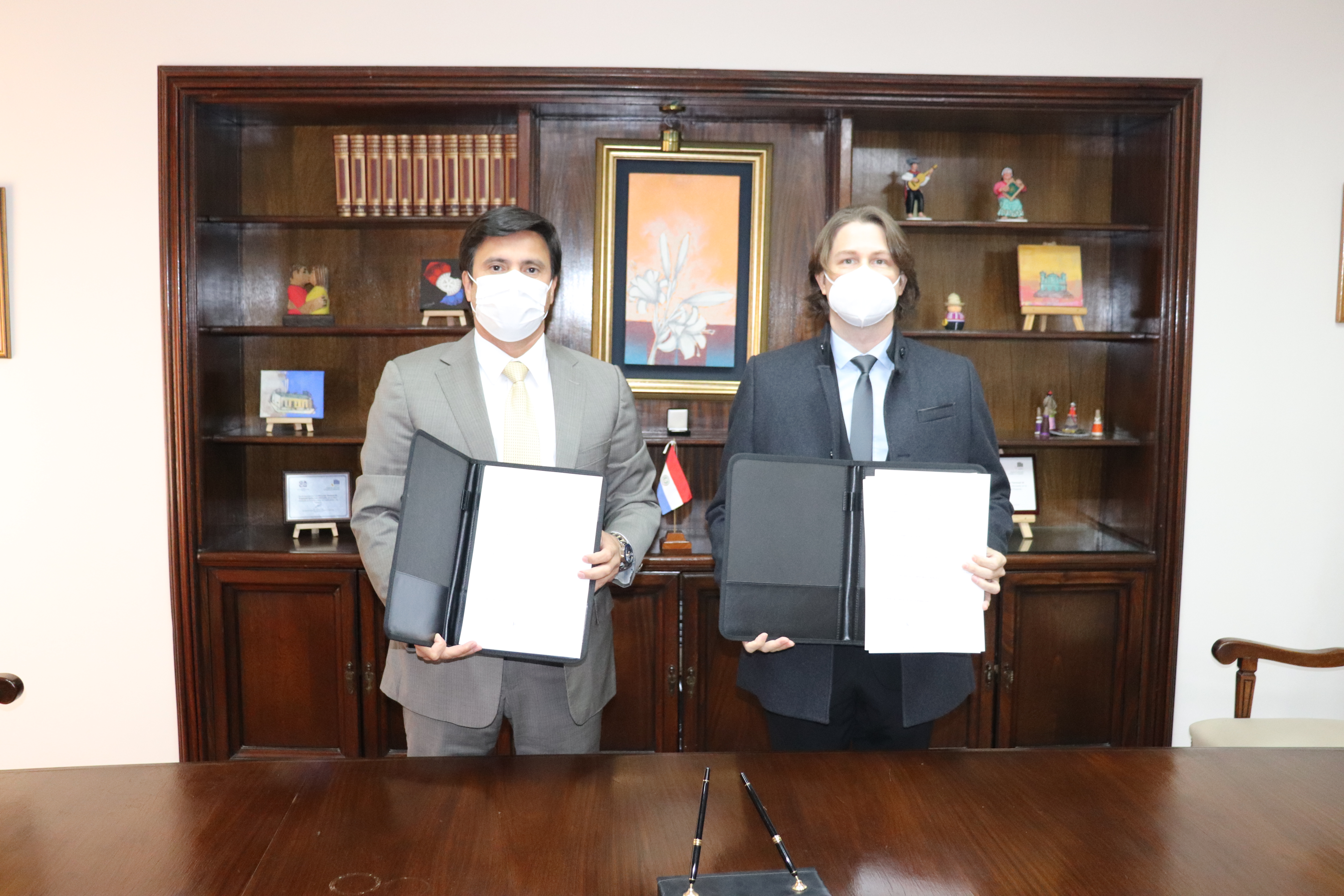 Dinapi y Autores Paraguayos Asociados suscriben convenio de cooperación en el Día de la Amistad