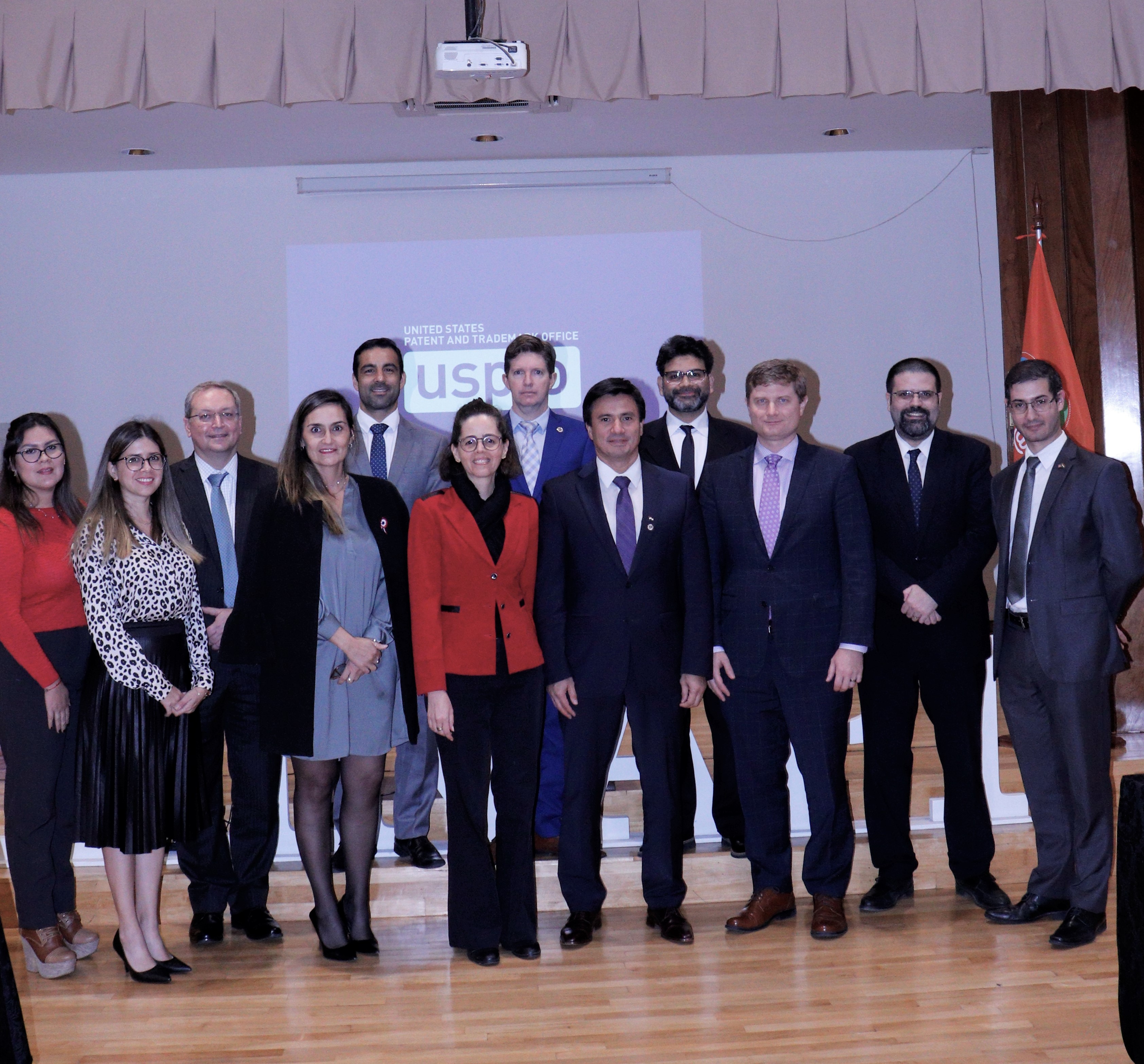 Técnicos del gobierno de Estados Unidos compartieron experiencias en concesión de patentes y aplicación de tratados internaciones en PI