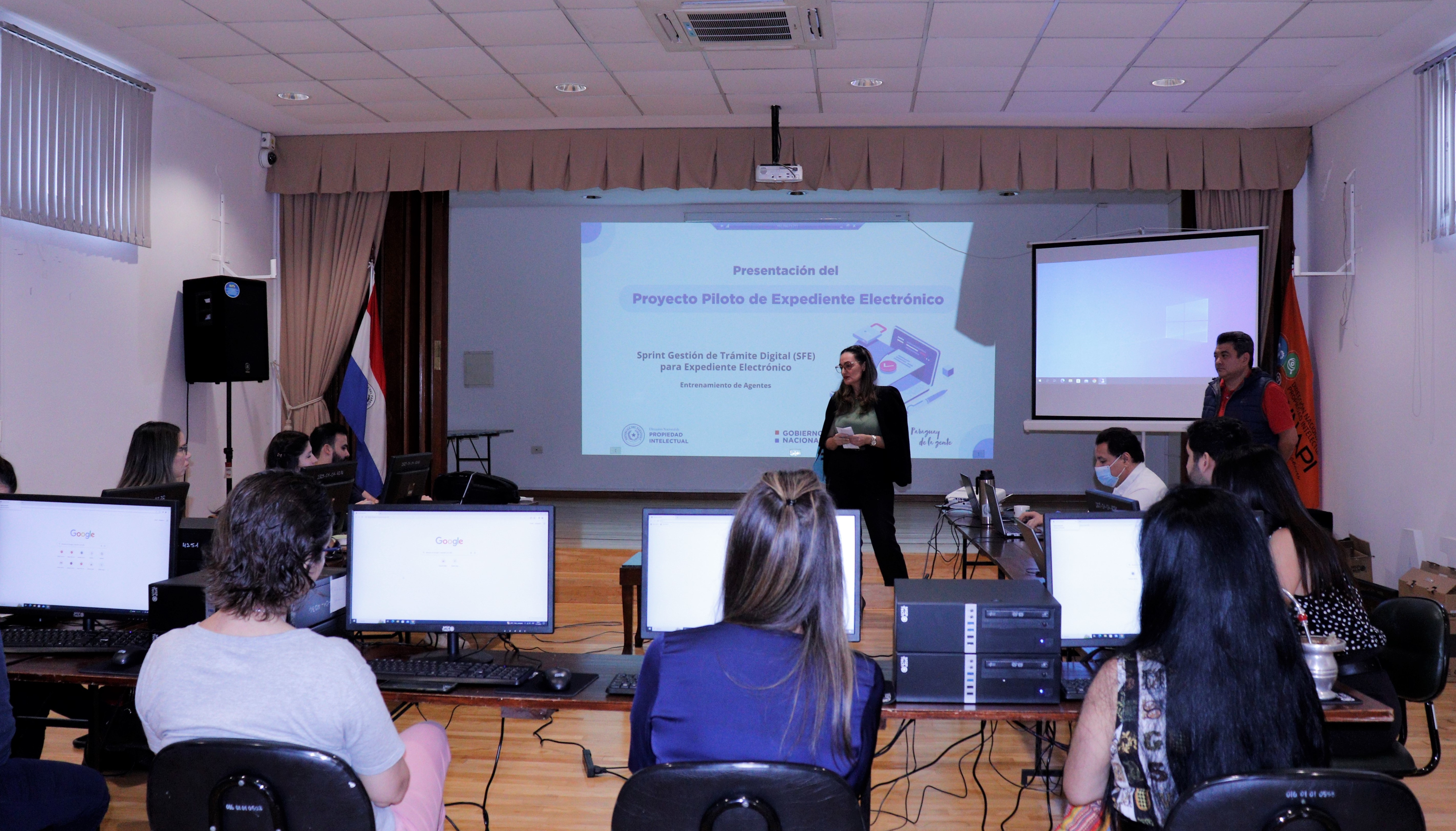 La implementación del “Proyecto Piloto Expedientes Electrónicos” inicia en la DINAPI el proceso de transformación digital