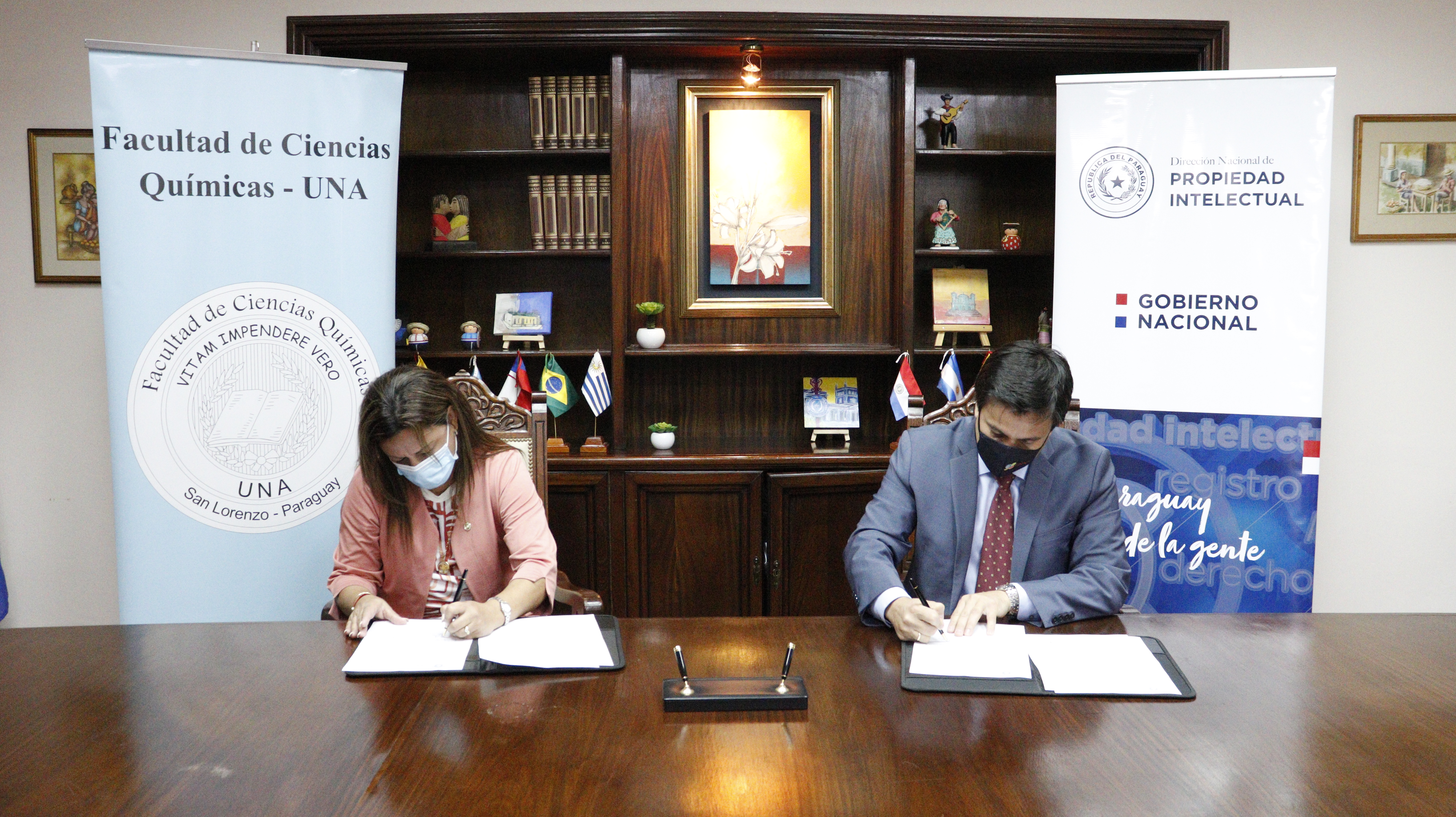 La DINAPI y la Facultad de Ciencias Químicas de la UNA suscriben acuerdo para capacitaciones