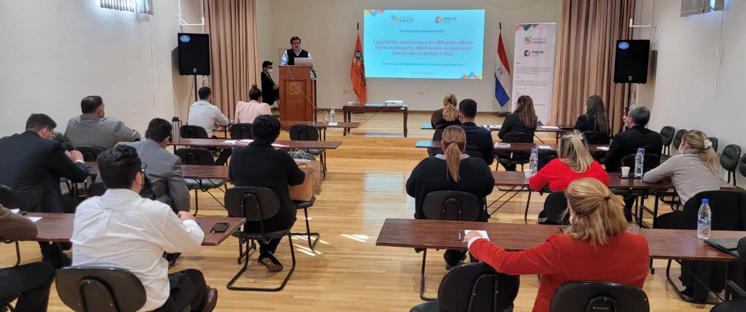 La DINAPI organizó capacitación interna sobre normas MECIP