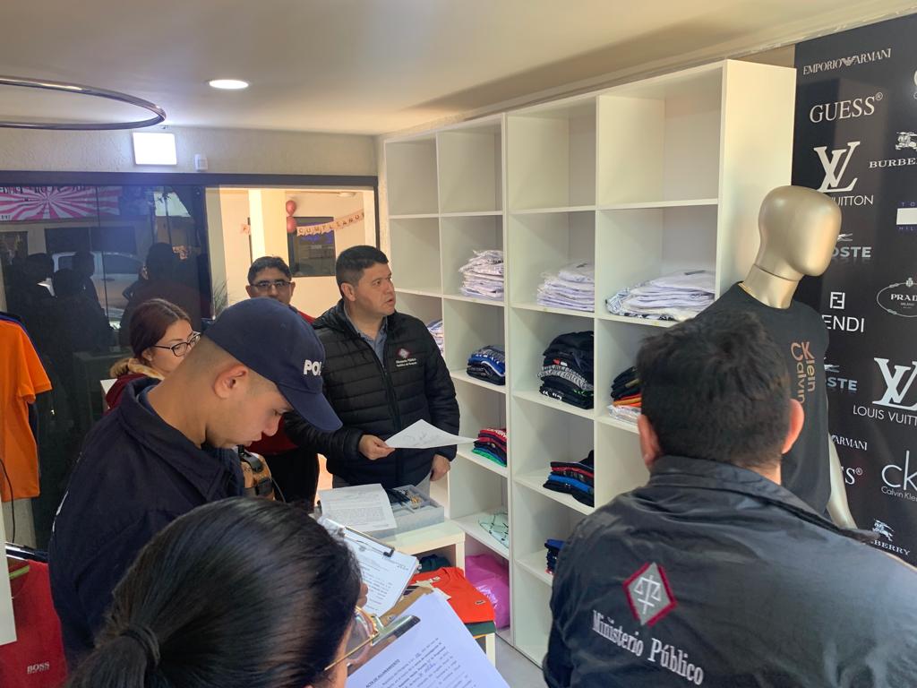 En Luque se incautaron prendas de vestir presumiblemente falsificadas