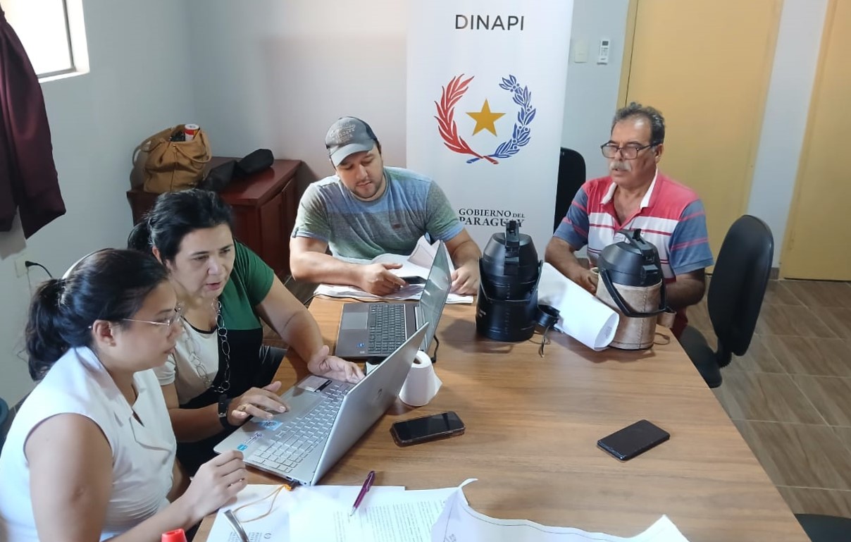 La DINAPI refuerza su soporte técnico a los apicultores del Ñeembucú