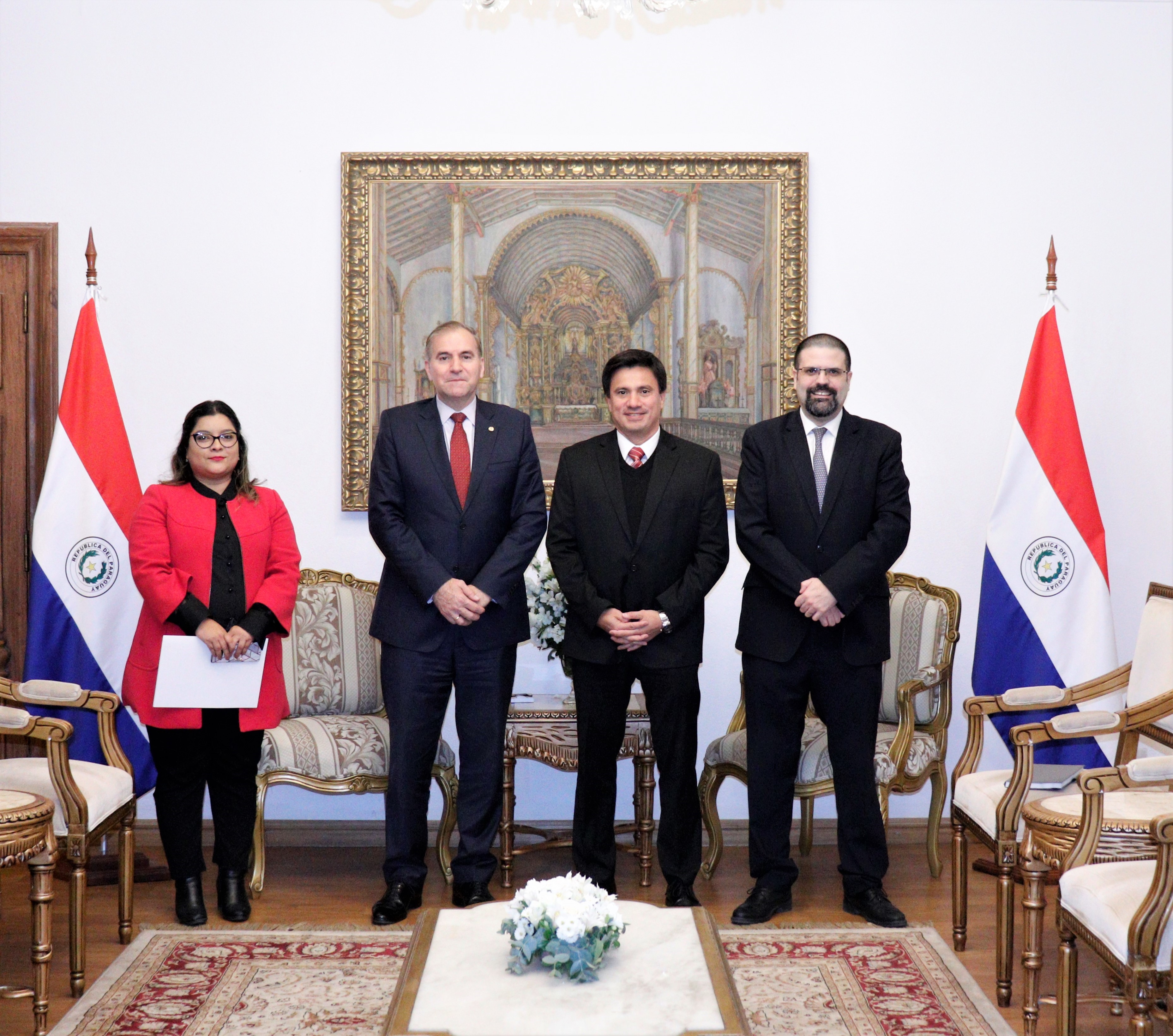 La DINAPI articula agenda de trabajo con el Ministerio de Relaciones Exteriores