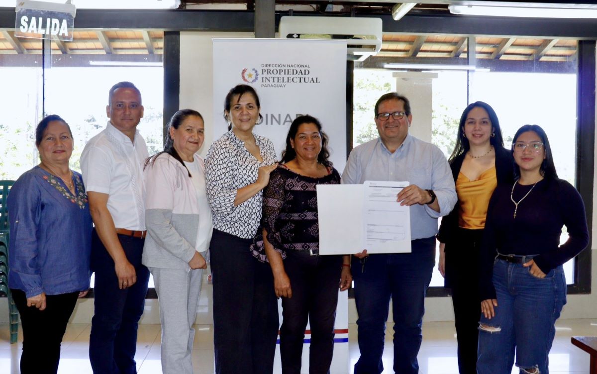 Importante avance para impulsar la Indicación Geográfica Poncho Para´i de 60 Listas de Piribebuy